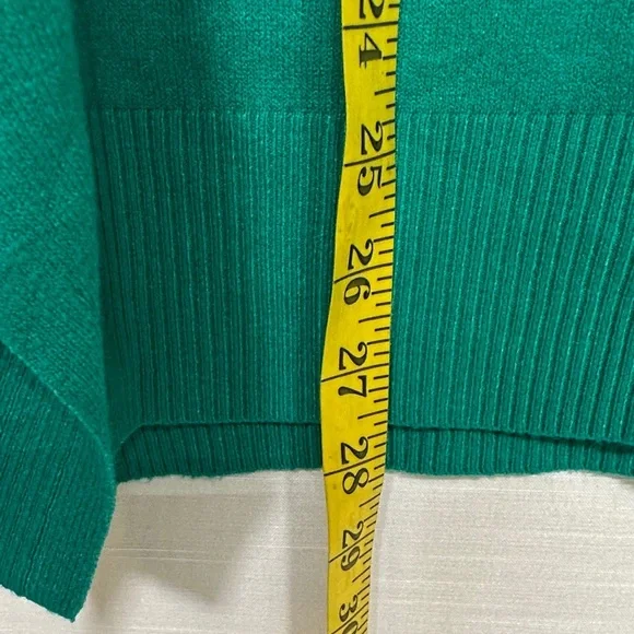 Zenana Outfitters Green V-Neck Sweater - Picture 5 of 8